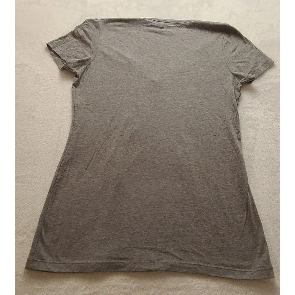 Next Level‎ Trump A Fine President 2020 Gray V-Neck Graphic T-Shirt Mens Medium